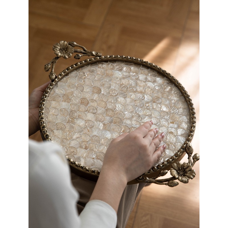 Luxury Skincare & Spa Photos - Retro licht-luxe schelpvormige decoratieve dienblad, nieuw