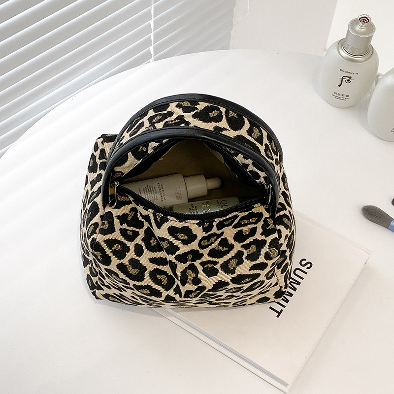 Luipaard make-up tas Luxe grot - Luxury Skincare & Spa Photos recensie en prijs